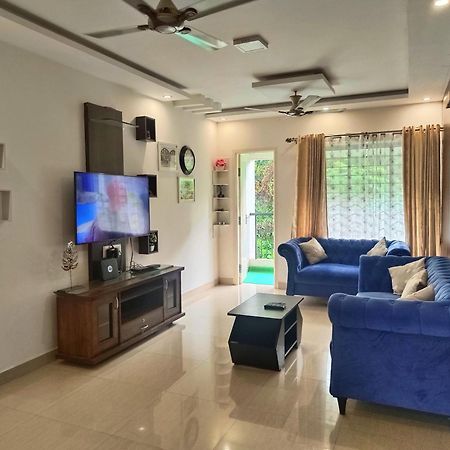 305 Home Stay มังคาลอร์ ภายนอก รูปภาพ