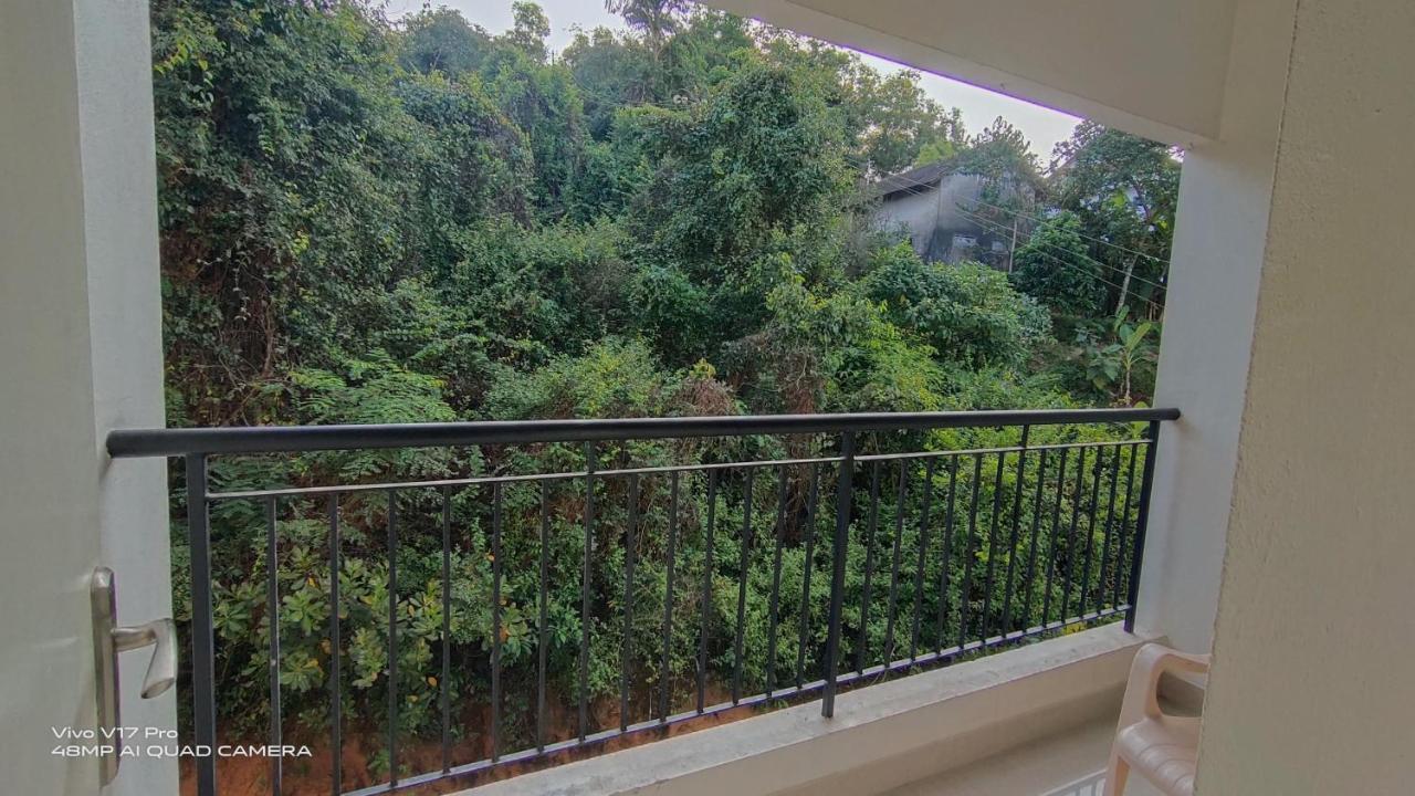 305 Home Stay มังคาลอร์ ภายนอก รูปภาพ