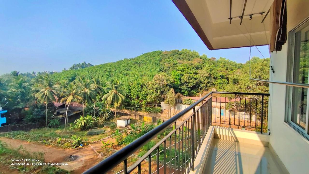 305 Home Stay มังคาลอร์ ภายนอก รูปภาพ