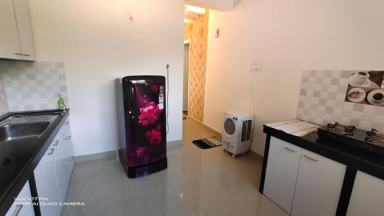 305 Home Stay มังคาลอร์ ภายนอก รูปภาพ