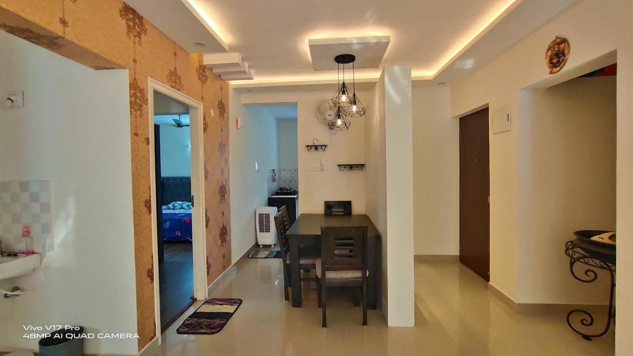 305 Home Stay มังคาลอร์ ภายนอก รูปภาพ