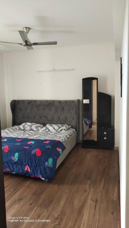 305 Home Stay มังคาลอร์ ภายนอก รูปภาพ