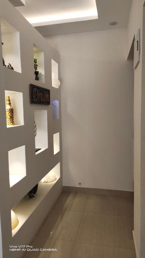305 Home Stay มังคาลอร์ ภายนอก รูปภาพ